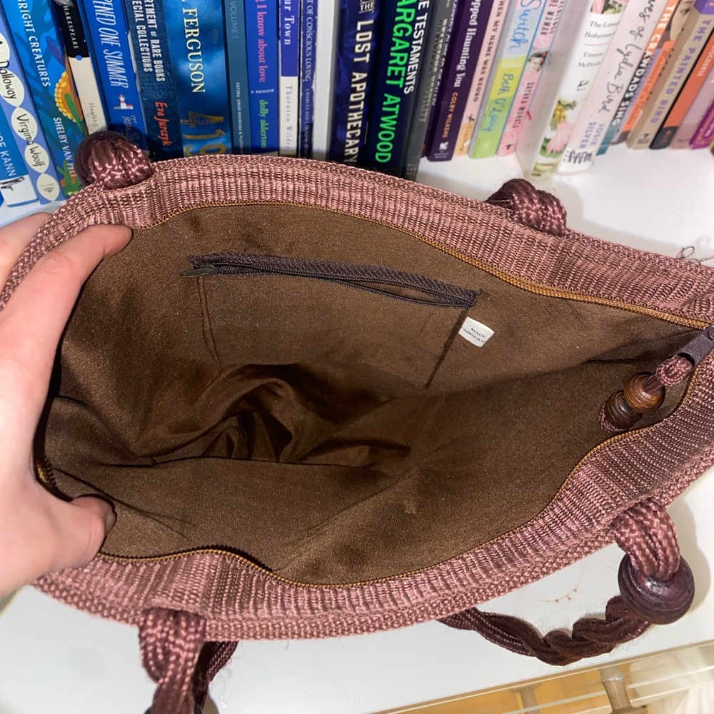 🐚 Woven Straw Tote Bag with Wooden Beads - Picture 5 of 5